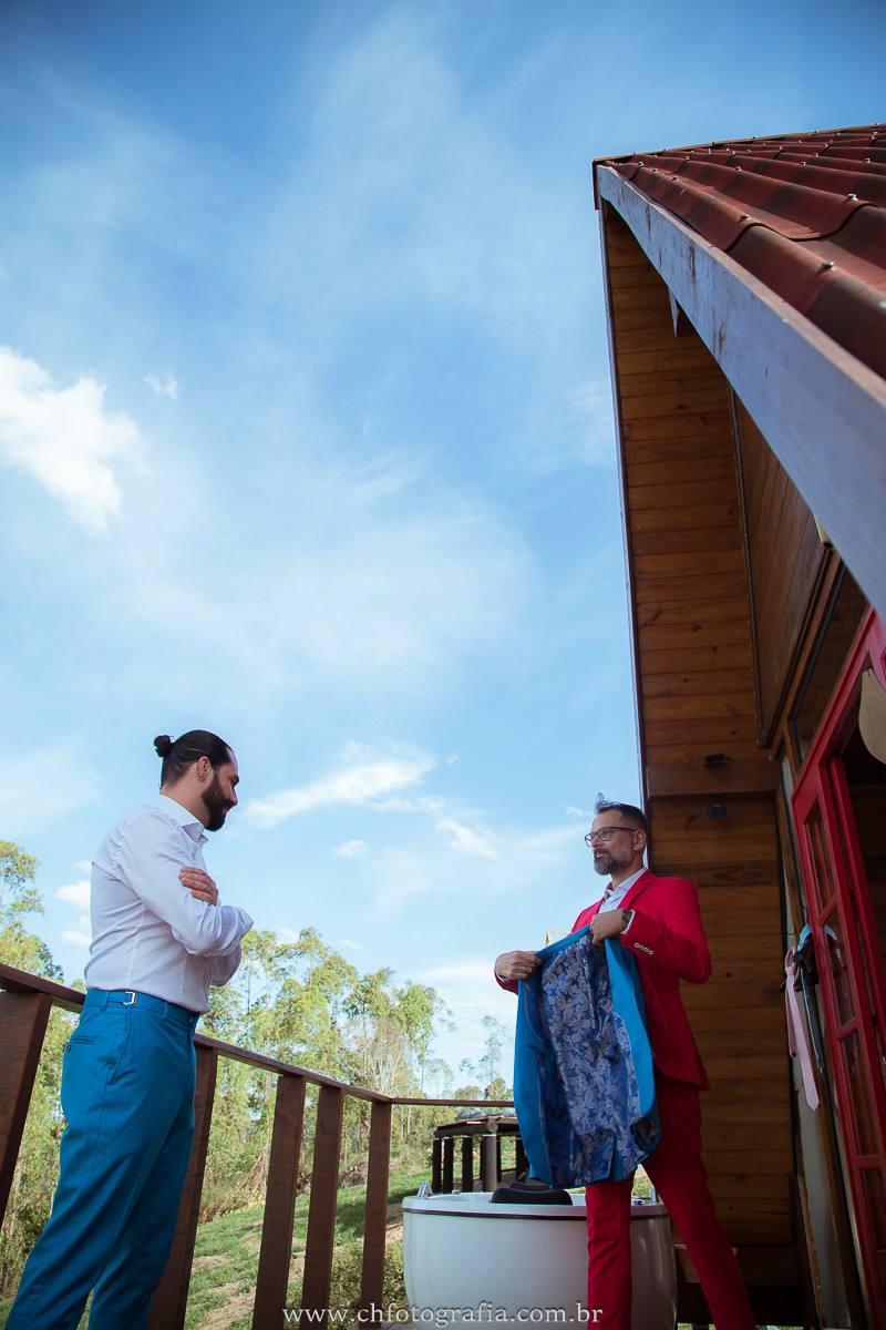 Ensaio thash the dress gay no chalé Fazenda Laranjeiras