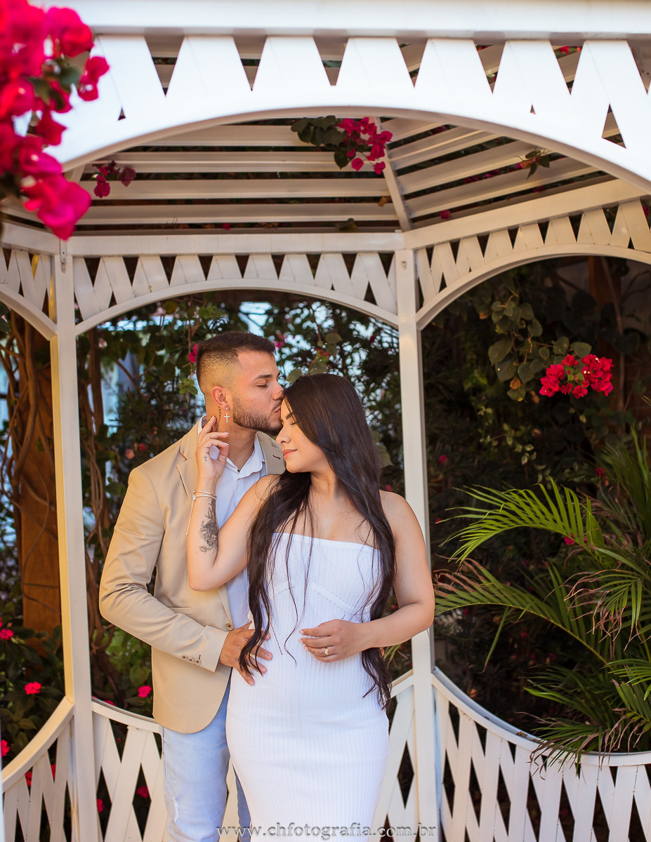 Ensaio de casal no gazebo