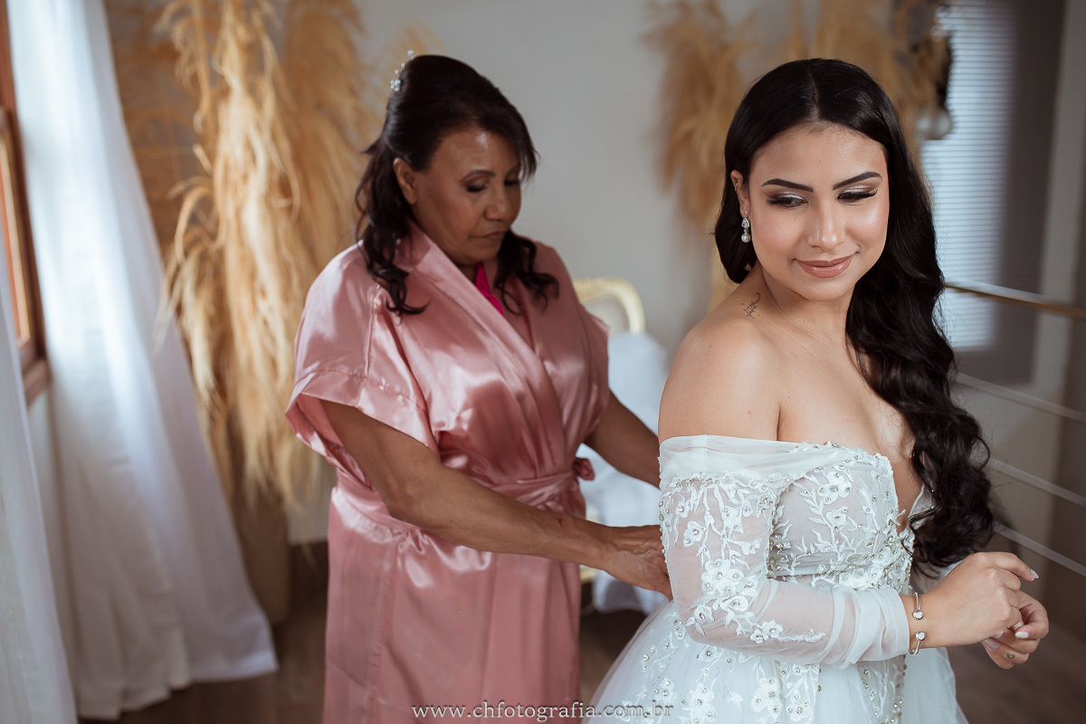 mae cuidado da noiva filha