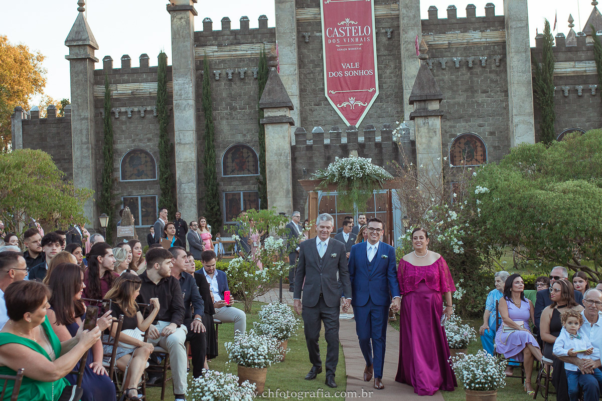 Momento especial: Entrada dos padrinhos no Castelo dos Vinhais.