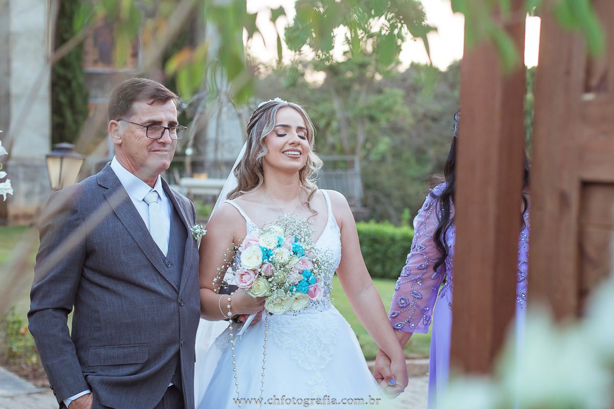 Entrada triunfal da noiva no casamento no Castelo dos Vinhais.