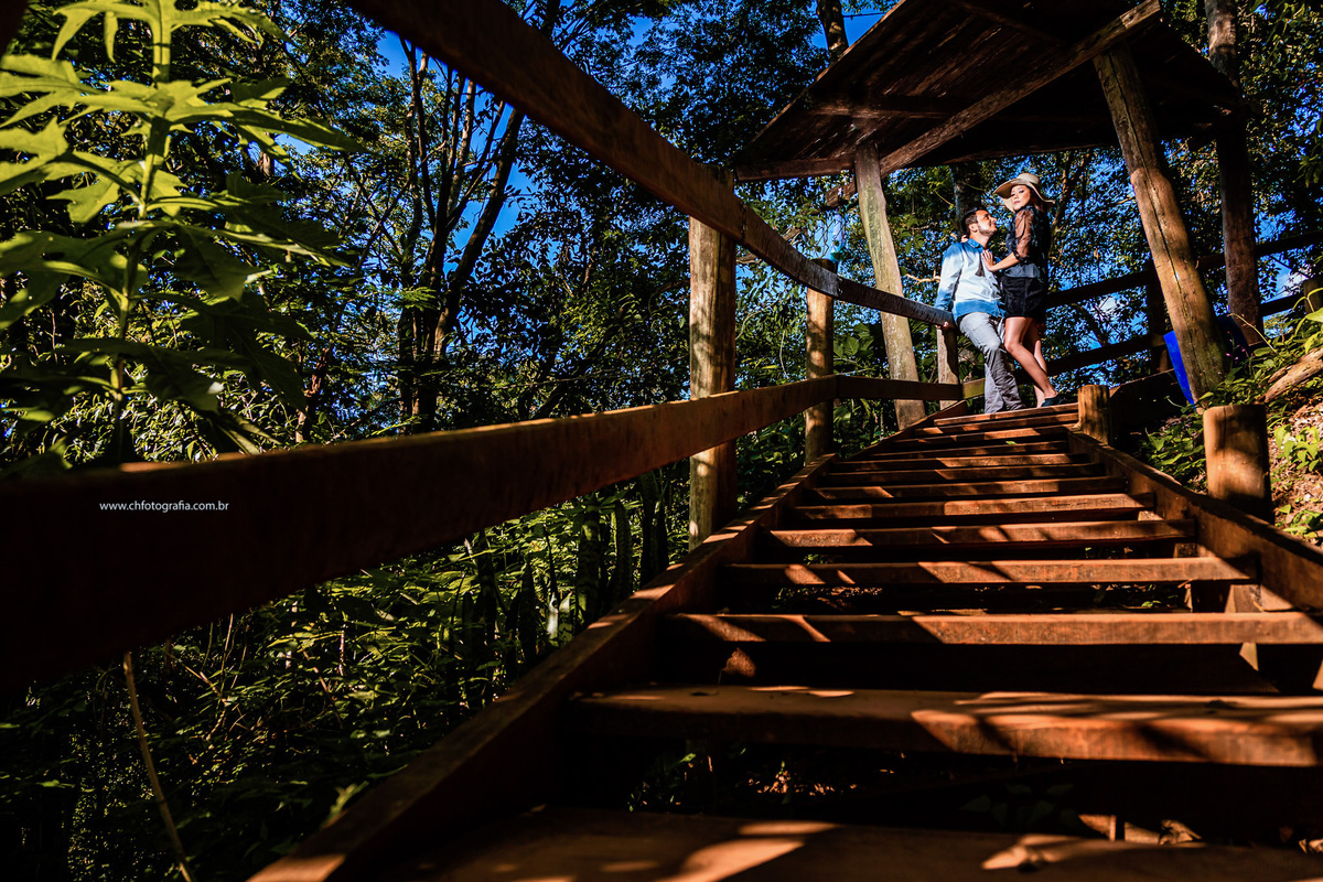 Escadas para cachoeira de Saltao 