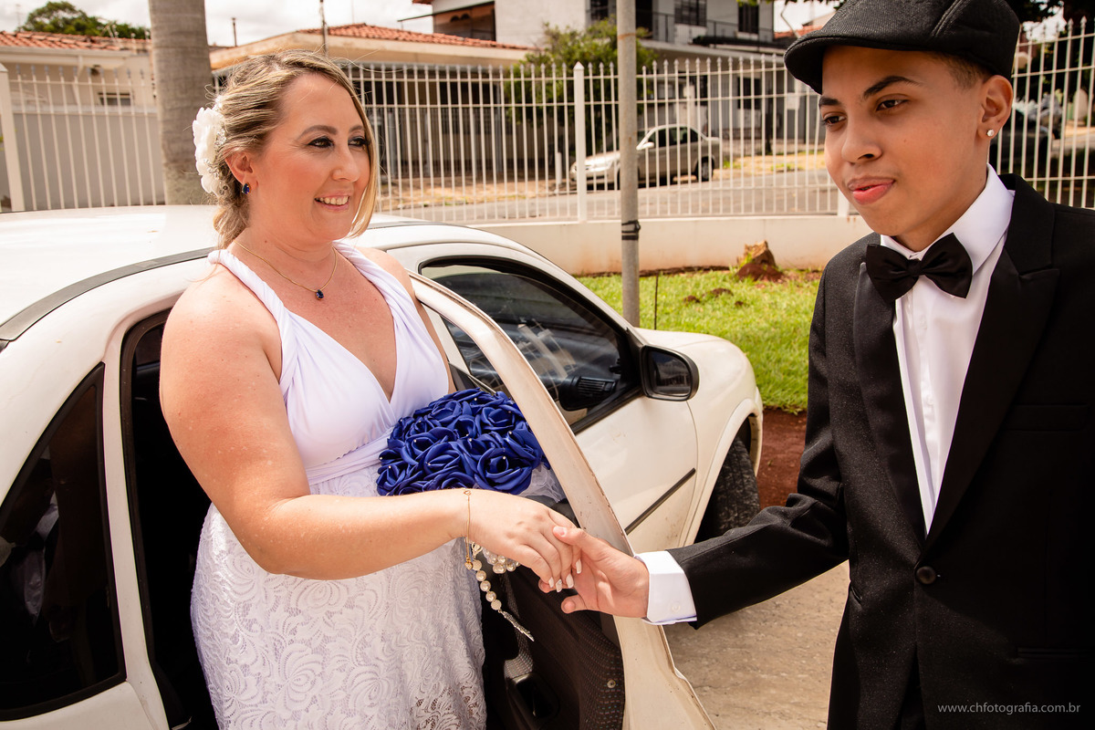 saida da noiva na noiva na IGREJA RAINHA DA PAZ- 