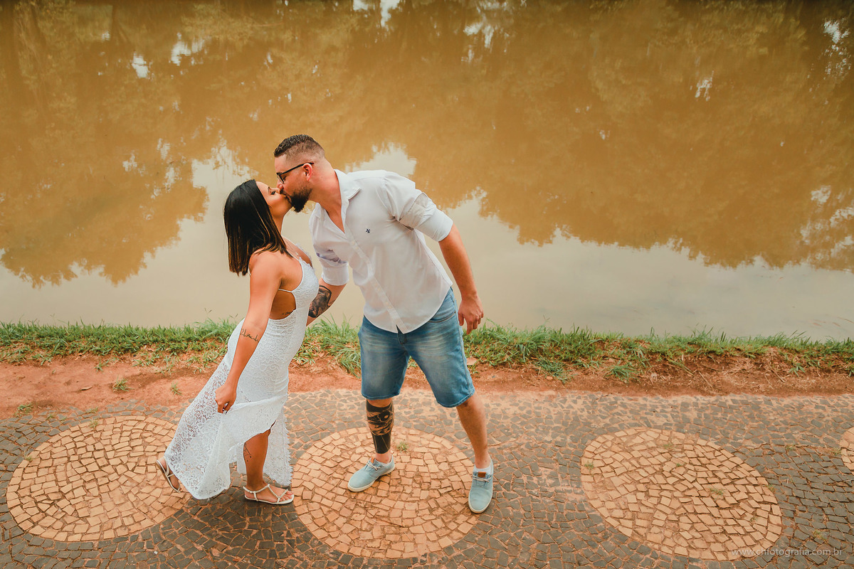 Ensaio de casal diferente