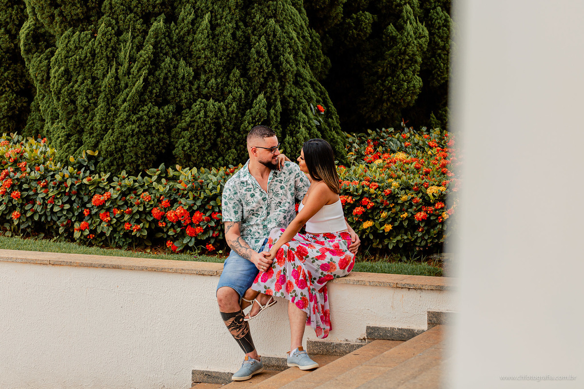 Ensaio pre wedding em frente ao Teatro Municipal de Paulinha