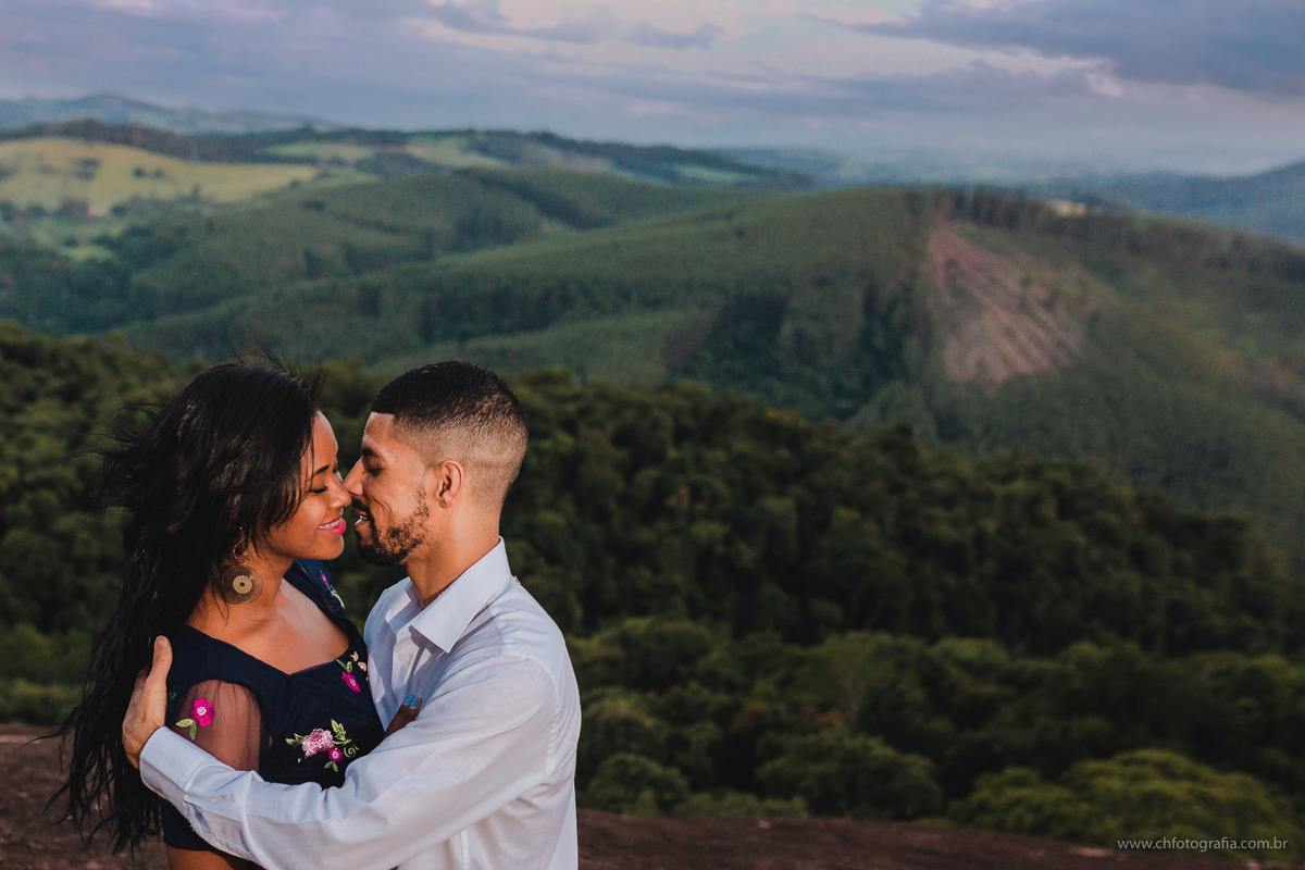 Fotos de casal, fotos de ensaio de casal, fotos de ensaio prewedding, ensaio de casal no Parque Pico Das Cabras, fotos de casal na pedra