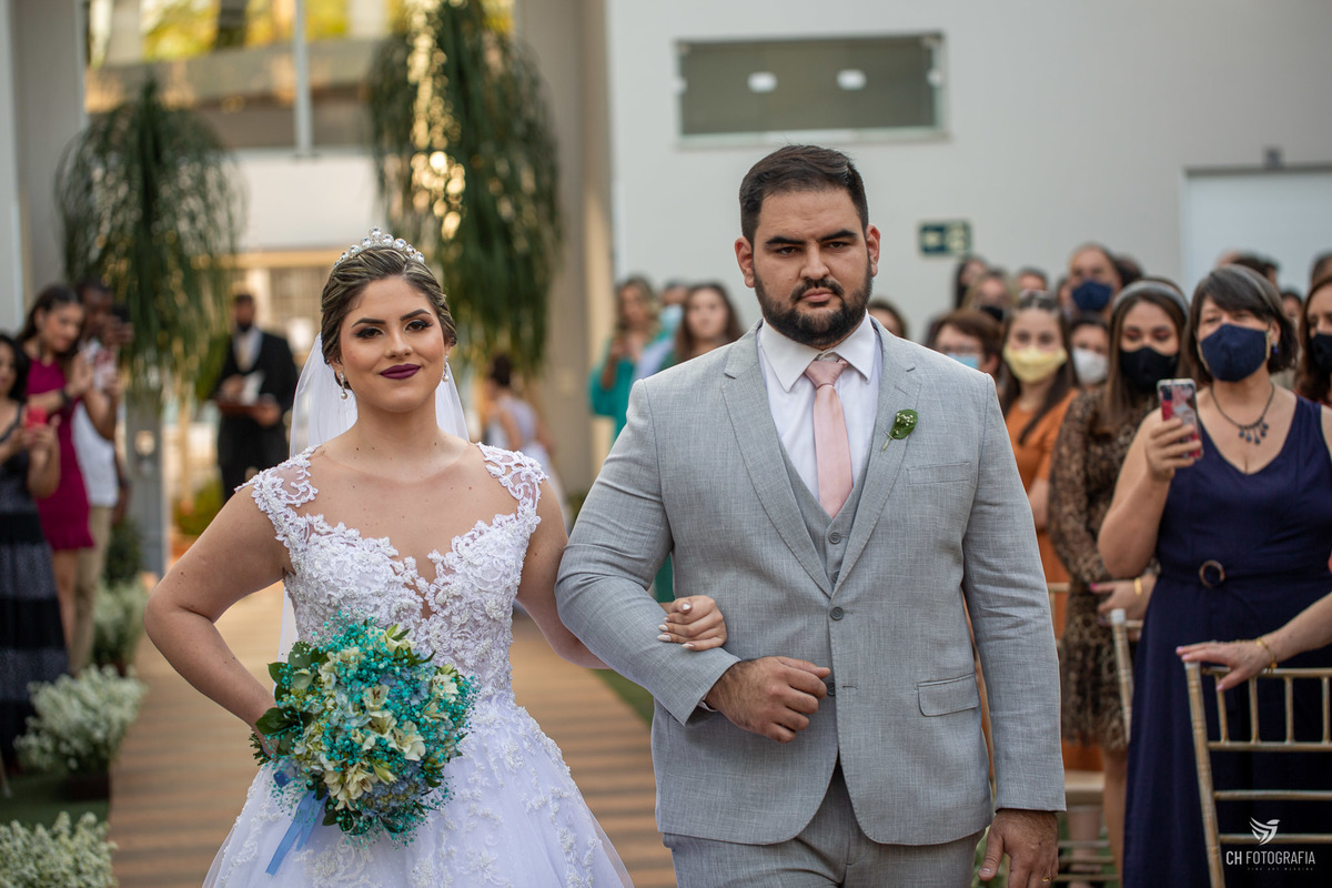 Entrada da noiva no Le Partie Comemorações