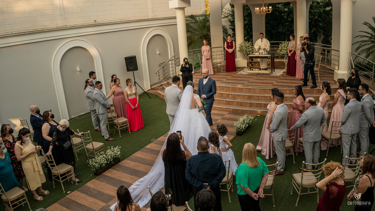 Entrada da noiva no Le Partie Comemorações