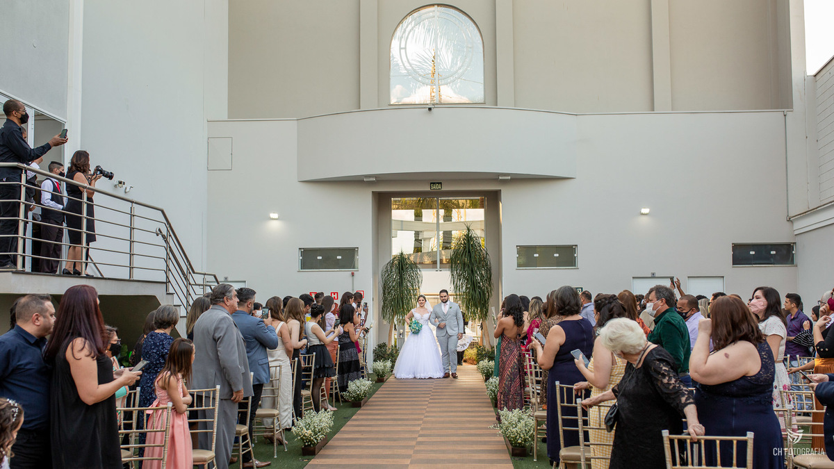 Entrada da noiva no Le Partie Comemorações
