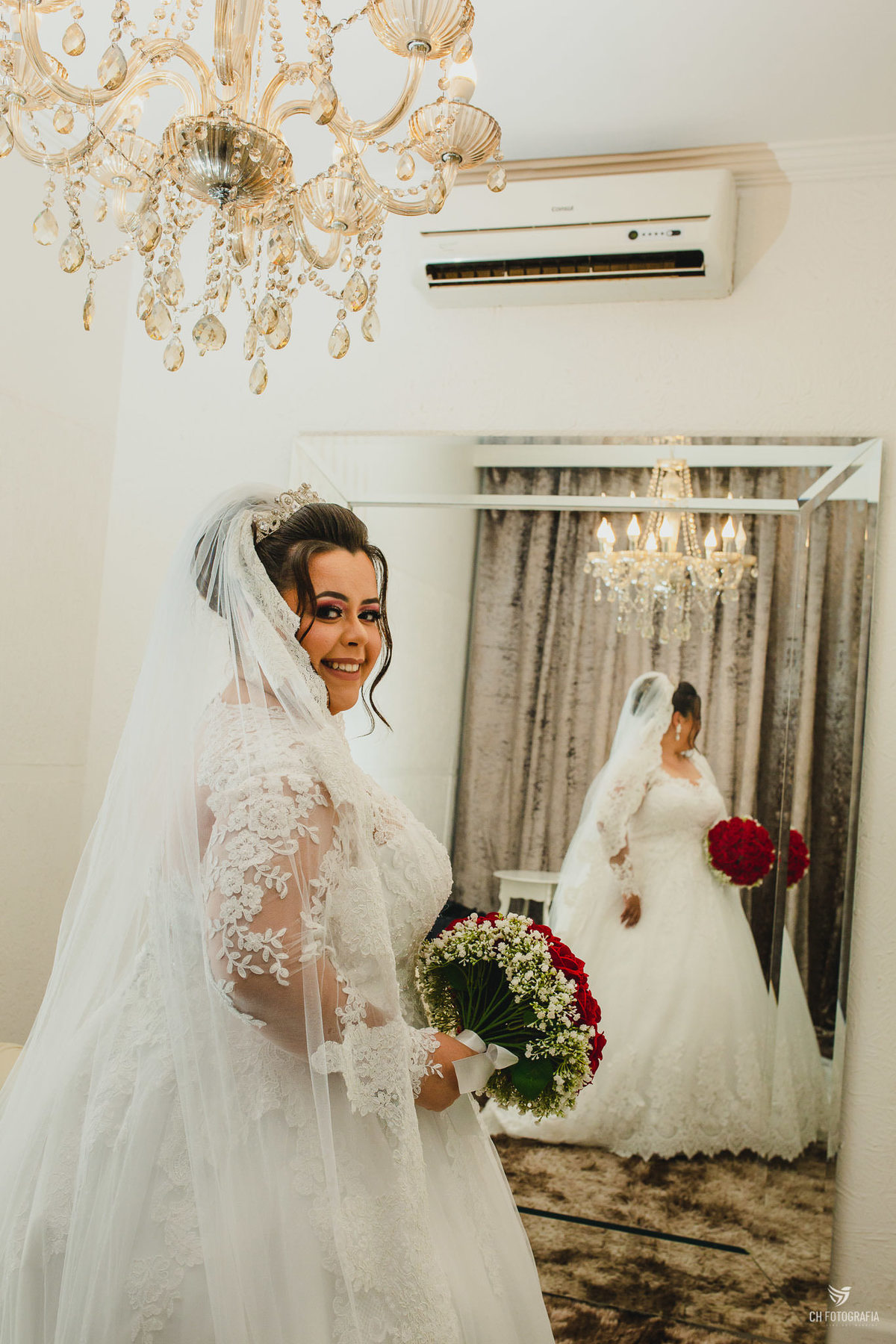 Foto do Making off da noiva no Visual Cabelos maquiagem da noiva, foto da noiva com vestido