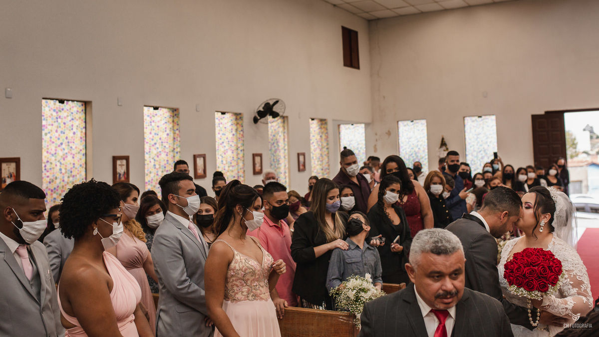  Foto da Entrada da noiva noivo recebe na Paróquia São João Paulo II - Hortolandia