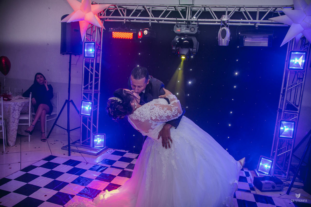 Foto da balanda de casamento, foto da valsa maluca dos noivos