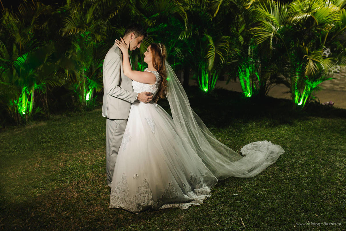 Ensaio thash the dress dos noivos na Chácara Recanto da Colina Verde,Campinas, fotos de casal, ensaio pos casamento