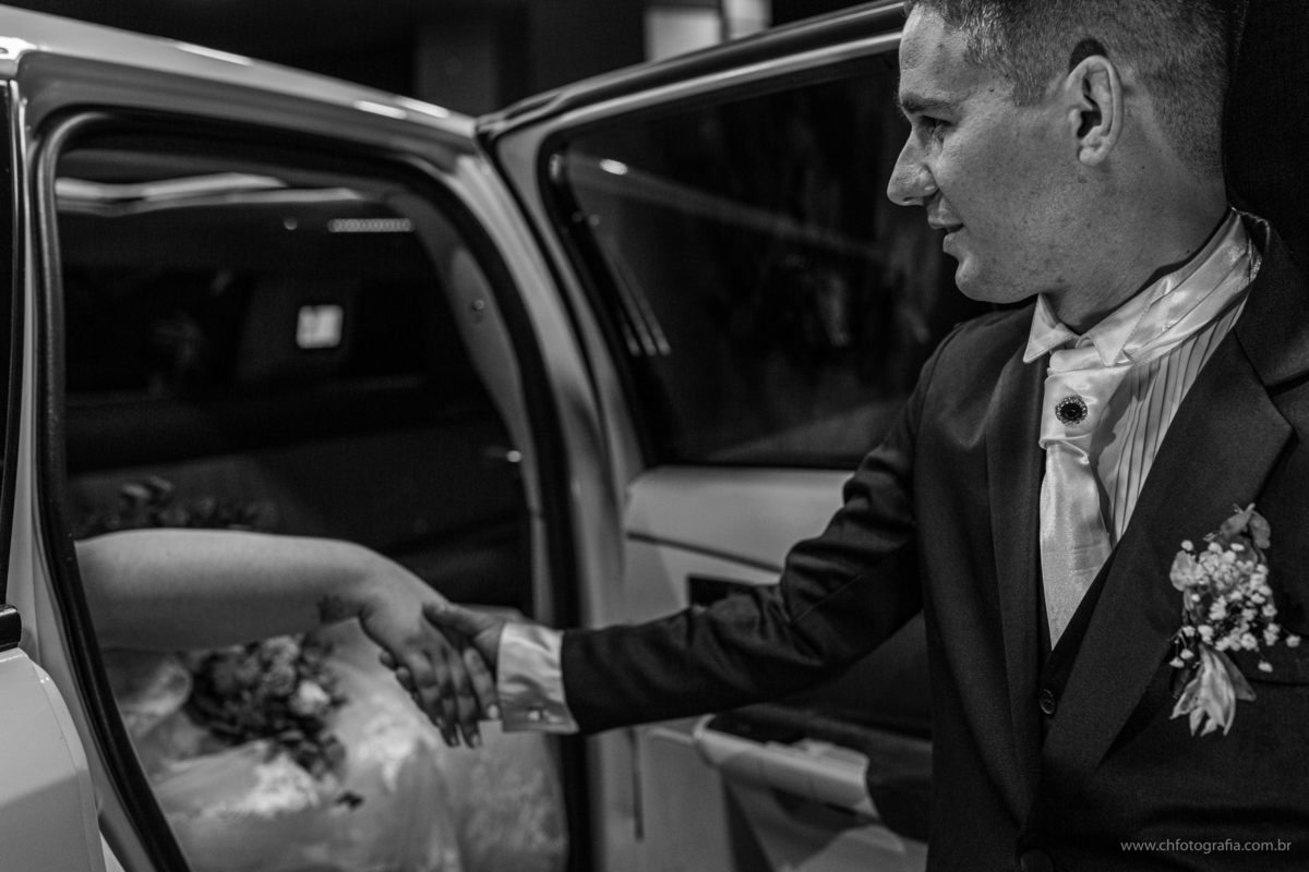 Ensaio trash the dress na Limusine, ensaio de casal na churrascaria
