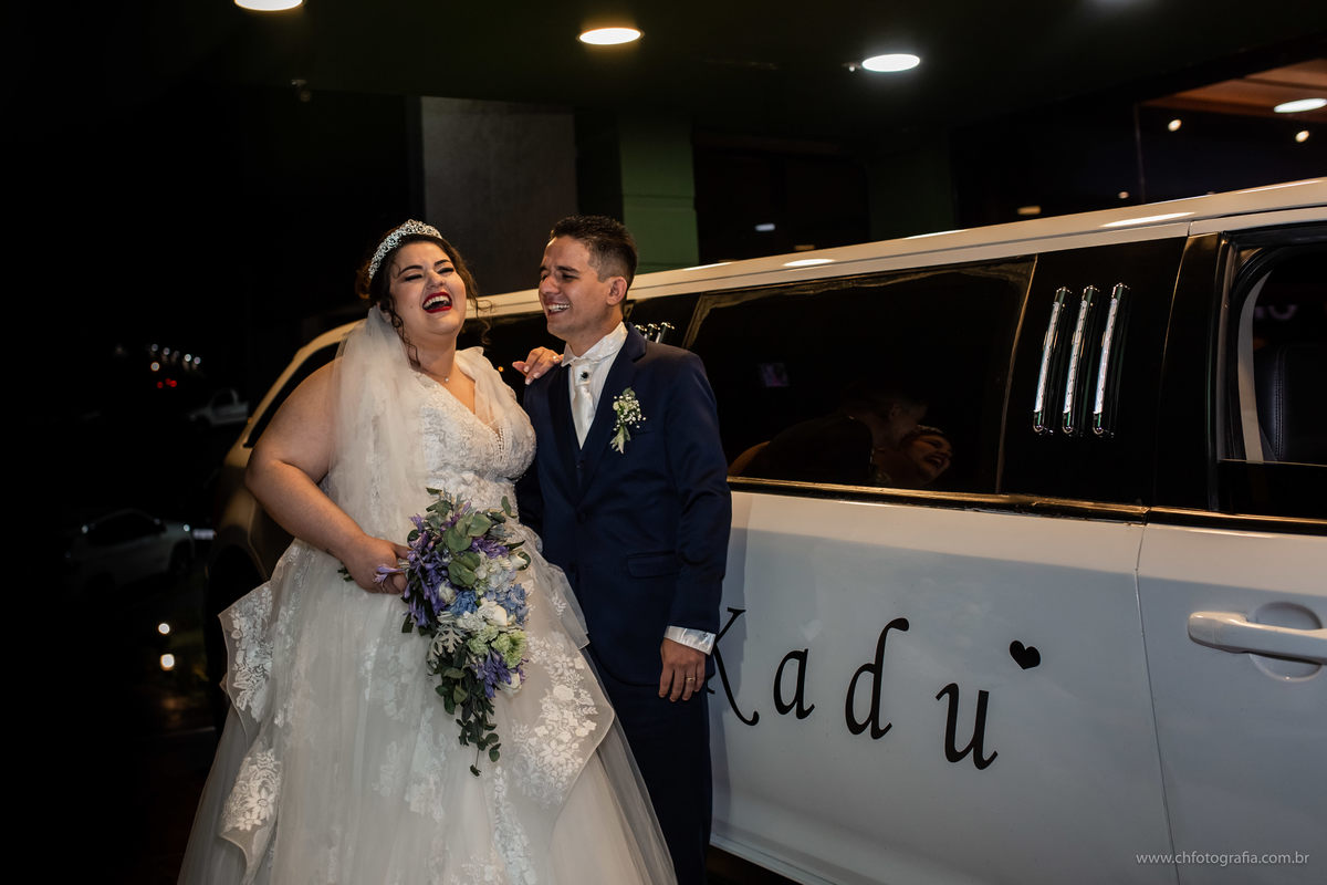 Ensaio trash the dress na Limusine, ensaio de casal na churrascaria