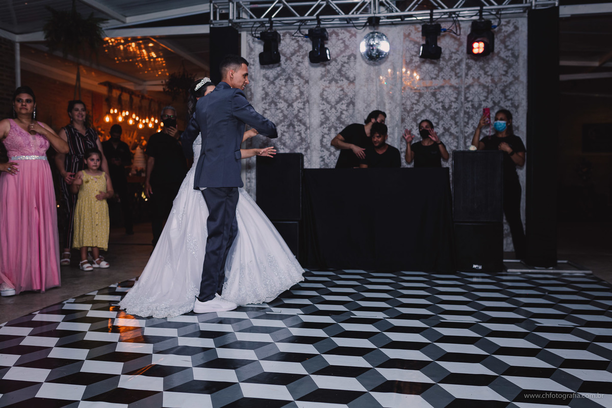 foto da valsa dos noivos 