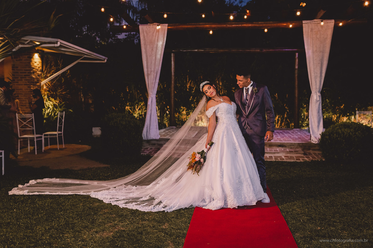 Ensaio trash the dress dos noivos