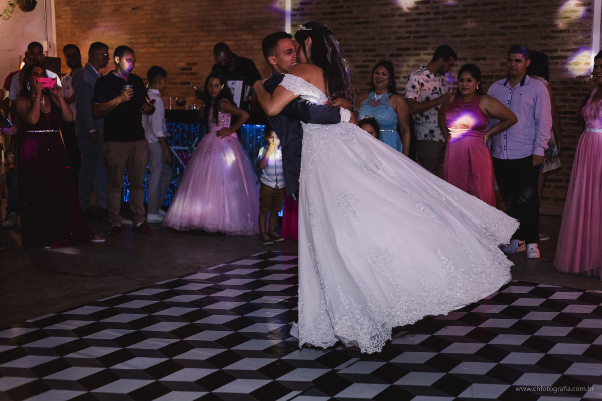 foto da valsa dos noivos 