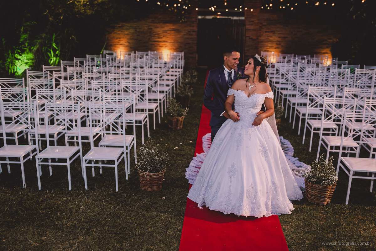Ensaio trash the dress dos noivos
