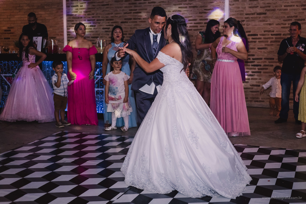 foto da valsa dos noivos 