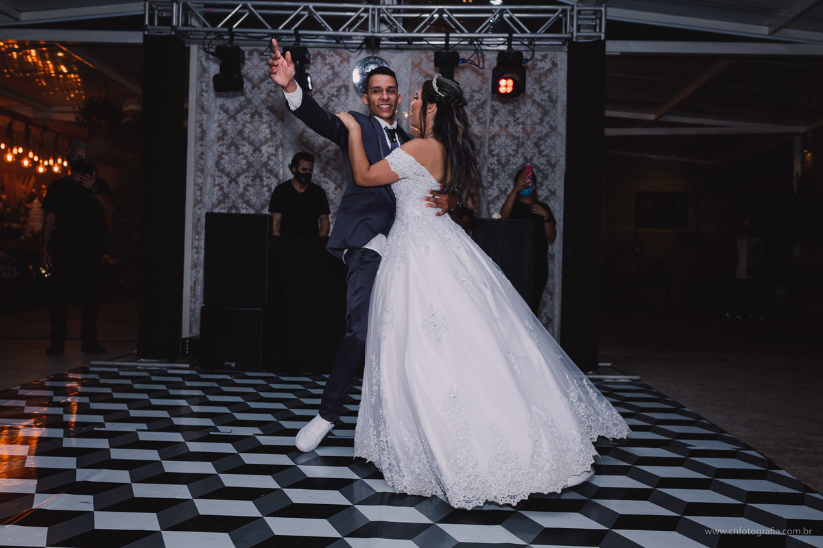 foto da valsa dos noivos 