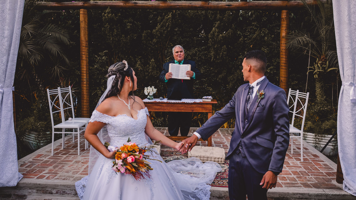 foto do pastor dando a benção  final 