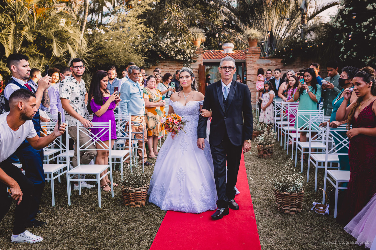 Entrada da noiva com seu pai