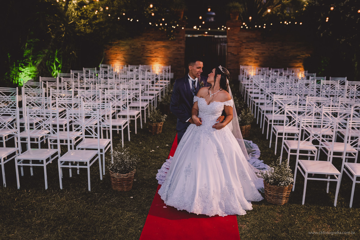 Ensaio trash the dress dos noivos