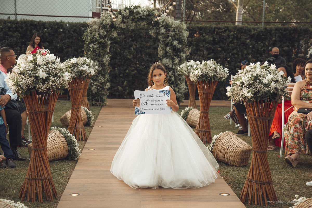 Entrada das daminha no casamento da Nathalie e Joao victor