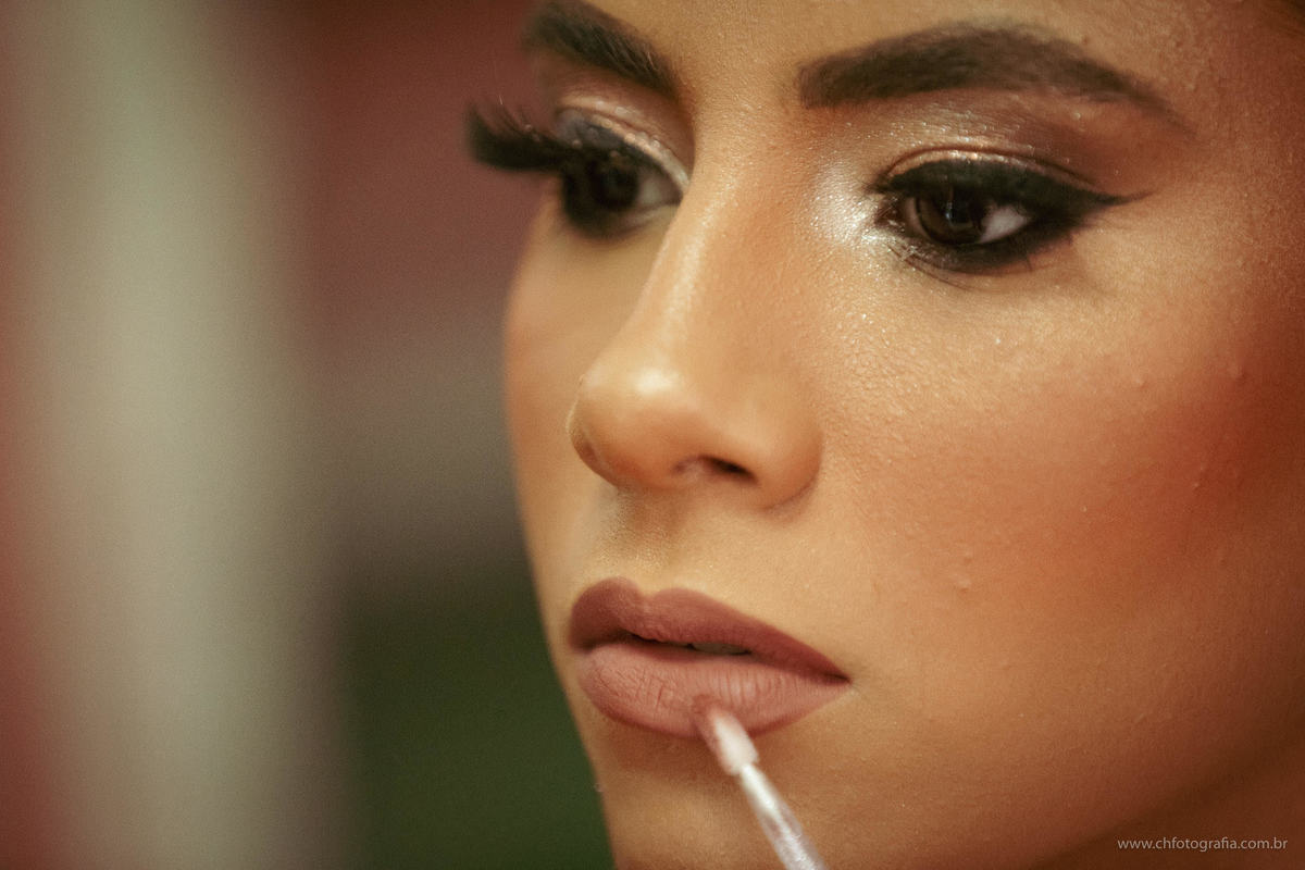 Foto do makinf off de debutante