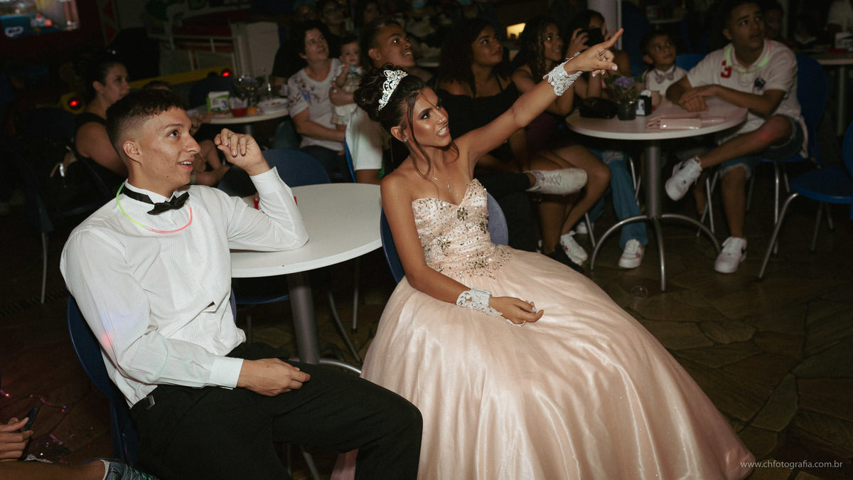 Balada de debutante no Buffet Gritos De Alegria