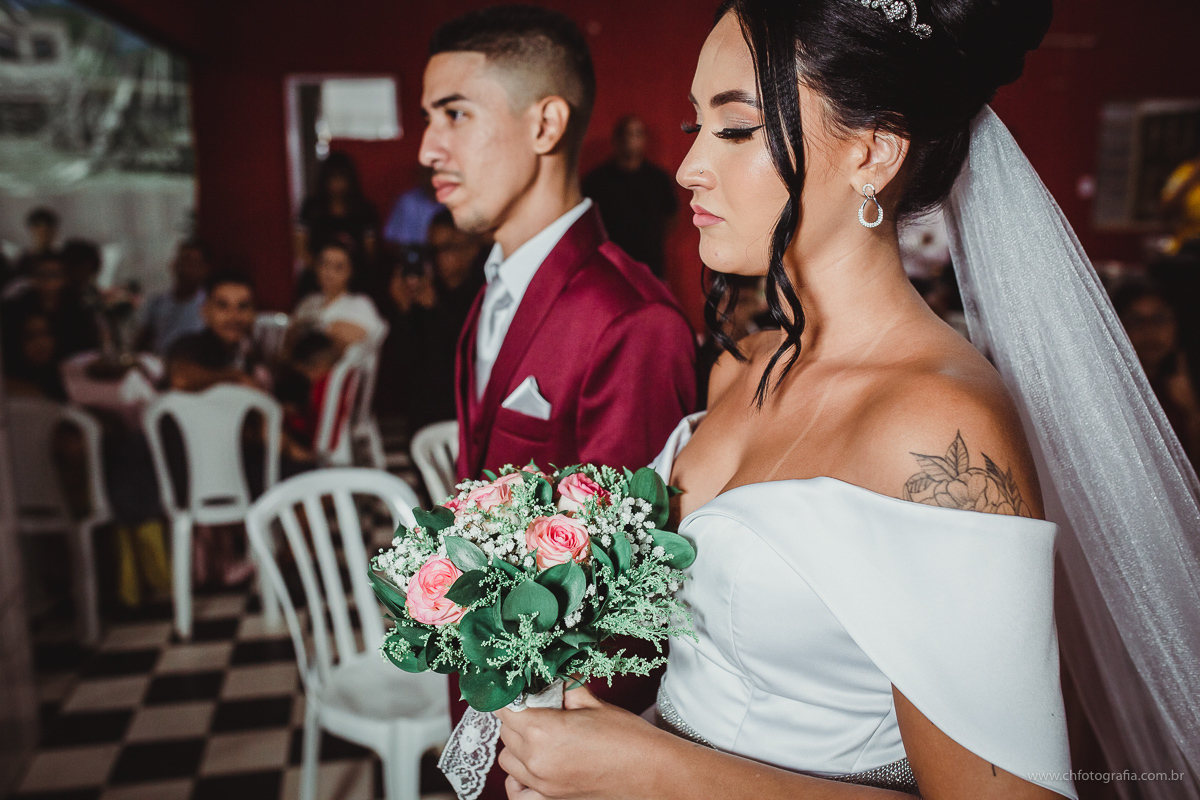 Foto da entrada da noiva, casamento, Chácara Recanto das orquídeas, buque de noiva
