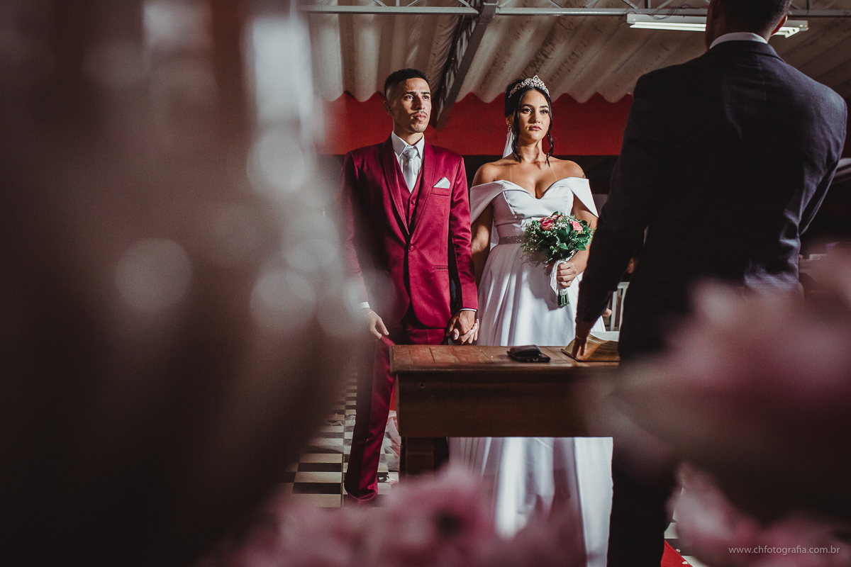 Foto da entrada da noiva, casamento, Chácara Recanto das orquídeas, buque de noiva