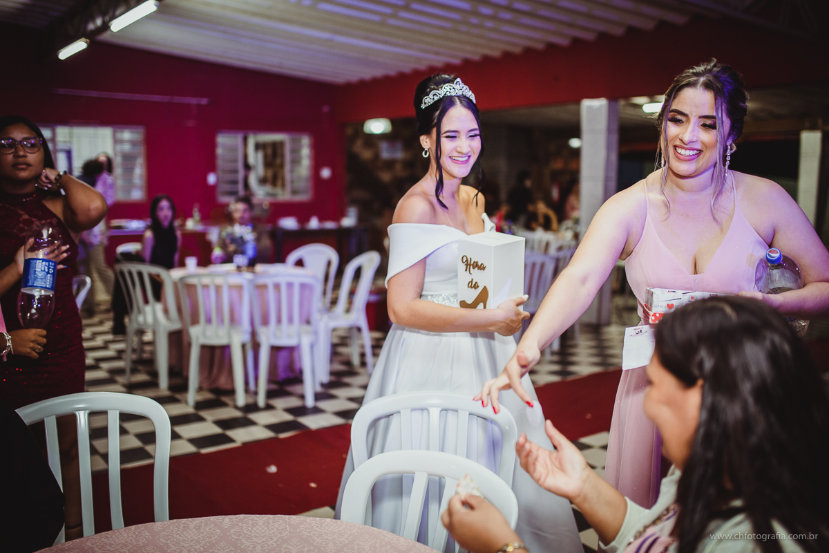 Momento da gravata, foto do sapatinho da noiva