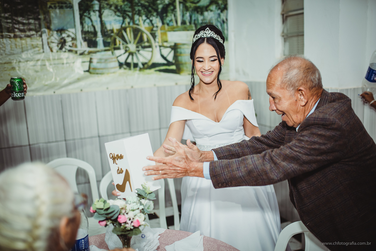 Momento da gravata, foto do sapatinho da noiva