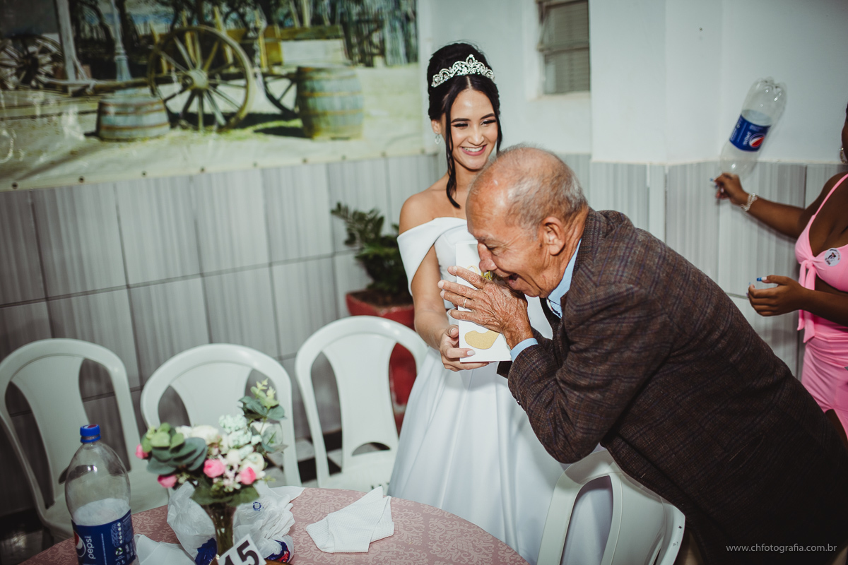 Momento da gravata, foto do sapatinho da noiva