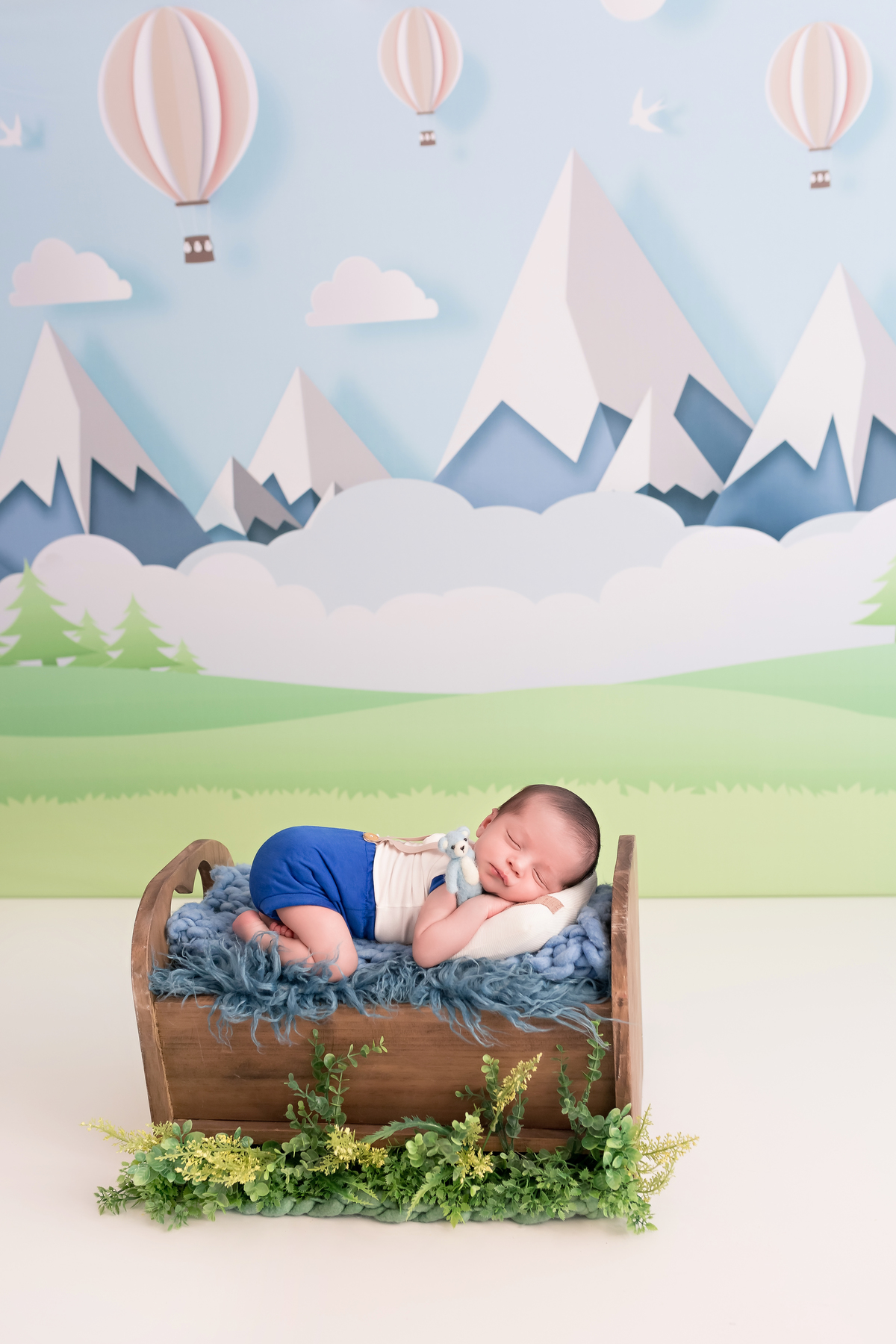 Montanhas + Berço de Madeira