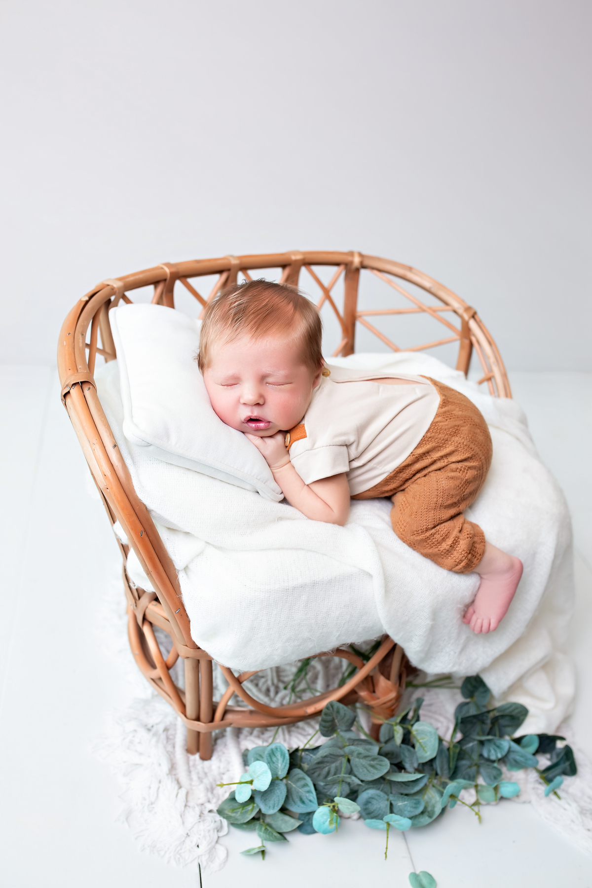 Branco + Cadeira de Vime