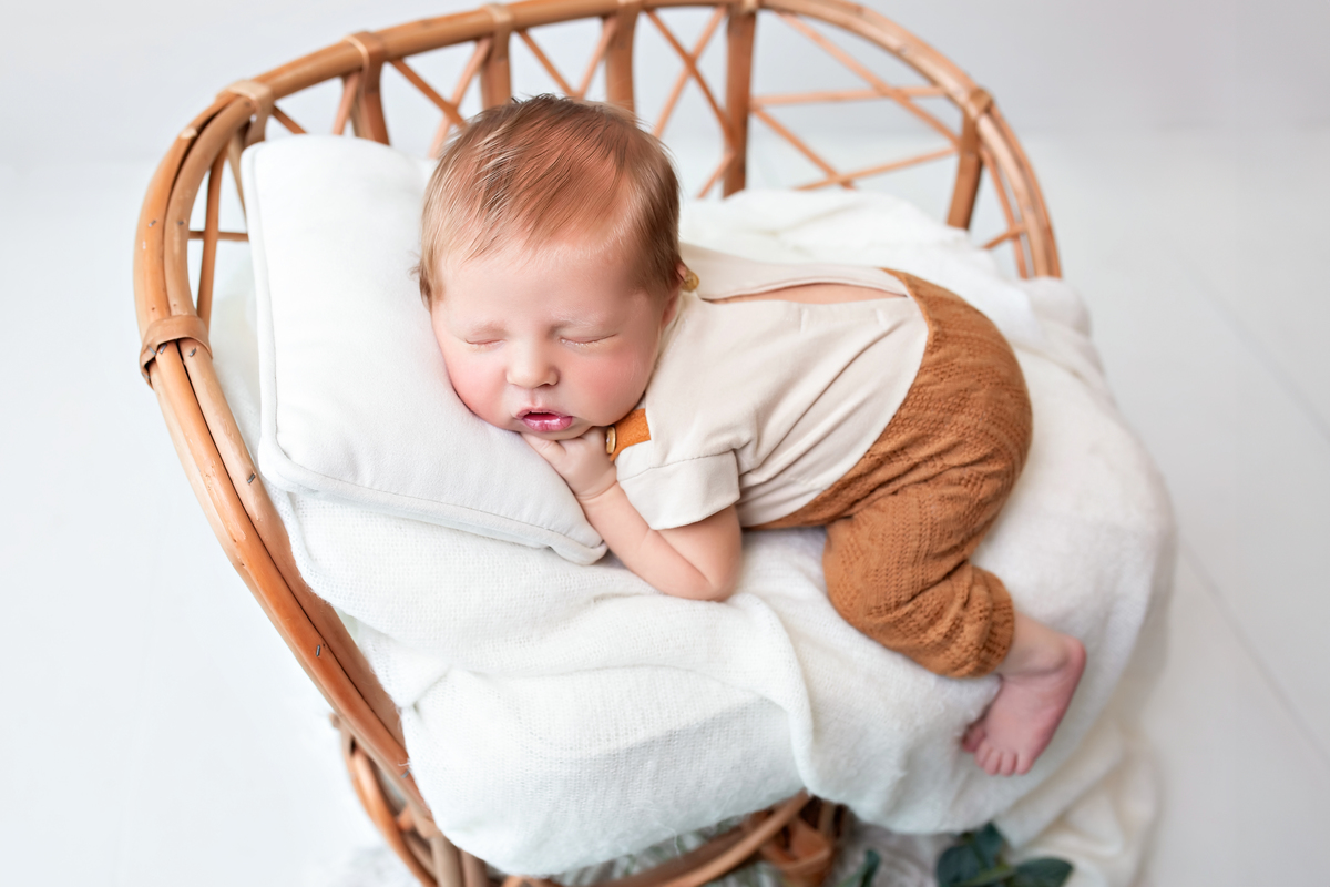 Branco + Cadeira de Vime