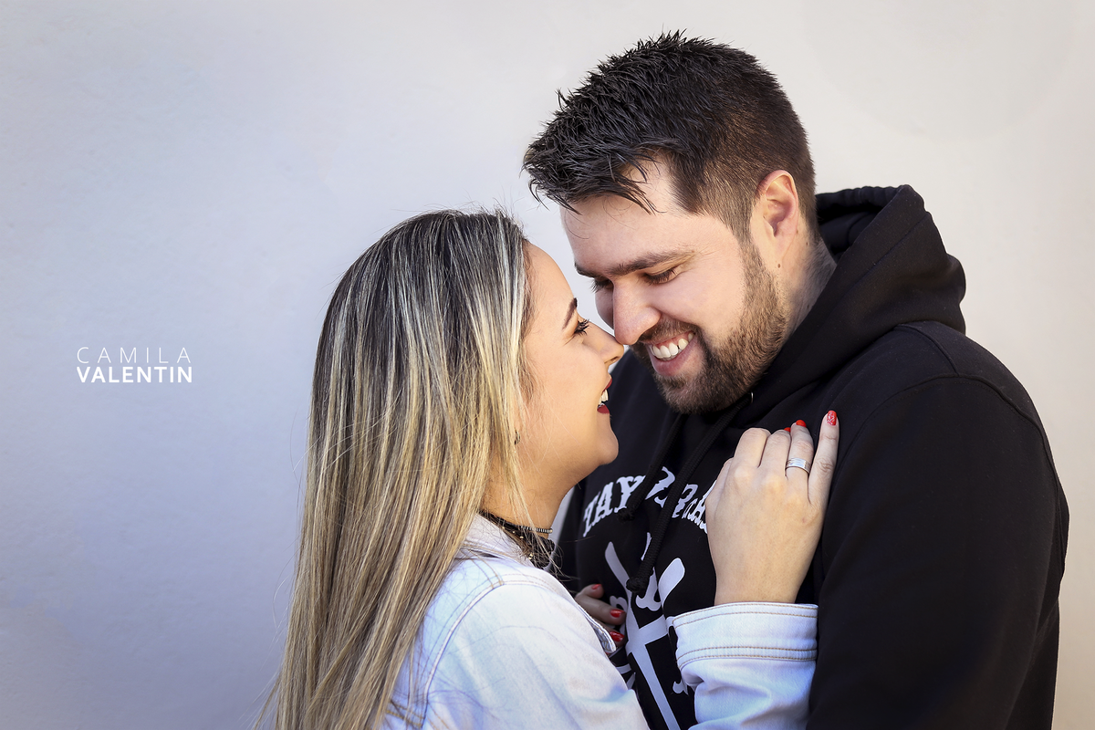 Ensaio fotográfico de casal, na cidade de Cerquilho/SP, pela fotógrafa de famílias, ensaios e eventos, Camila Valentin.