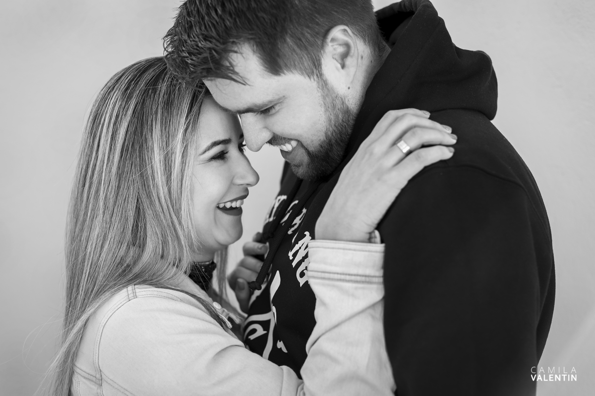 Ensaio fotográfico de casal, na cidade de Cerquilho/SP, pela fotógrafa de famílias, ensaios e eventos, Camila Valentin.