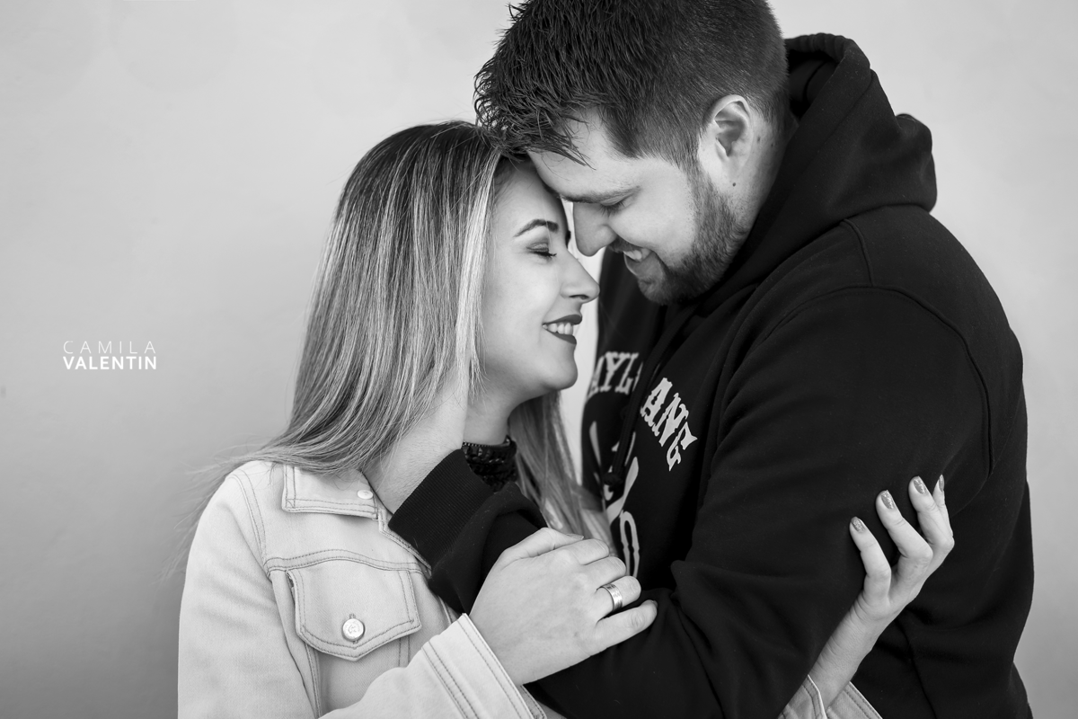 Ensaio fotográfico de casal, na cidade de Cerquilho/SP, pela fotógrafa de famílias, ensaios e eventos, Camila Valentin.