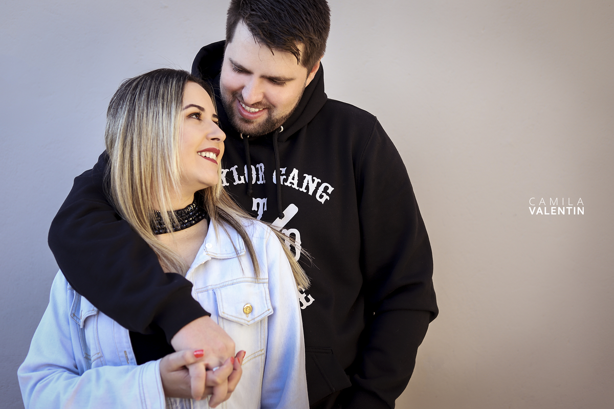 Ensaio fotográfico de casal, na cidade de Cerquilho/SP, pela fotógrafa de famílias, ensaios e eventos, Camila Valentin.