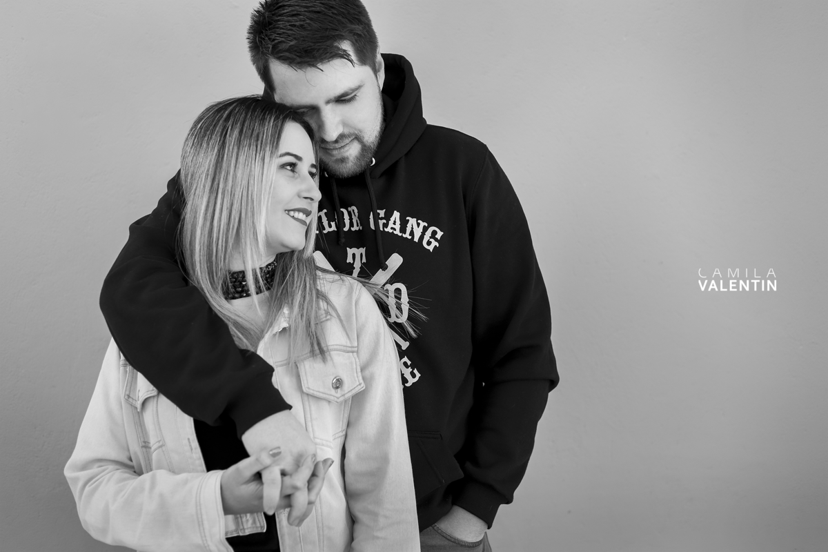 Ensaio fotográfico de casal, na cidade de Cerquilho/SP, pela fotógrafa de famílias, ensaios e eventos, Camila Valentin.