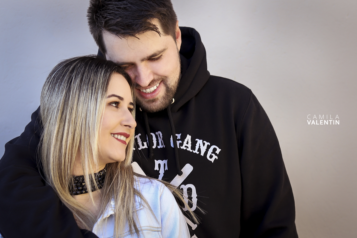 Ensaio fotográfico de casal, na cidade de Cerquilho/SP, pela fotógrafa de famílias, ensaios e eventos, Camila Valentin.