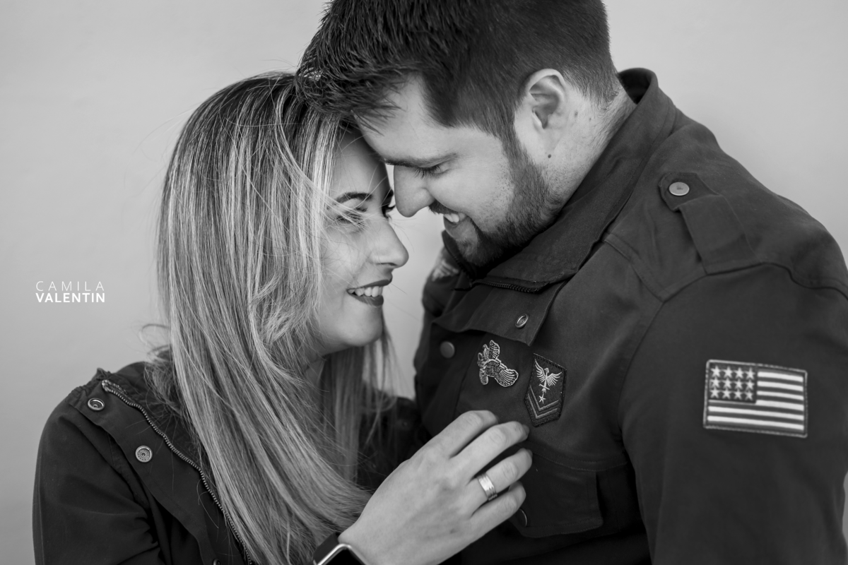 Ensaio fotográfico de casal, na cidade de Cerquilho/SP, pela fotógrafa de famílias, ensaios e eventos, Camila Valentin.