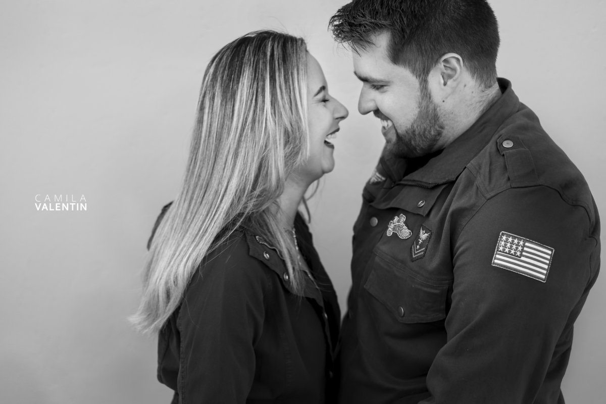 Ensaio fotográfico de casal, na cidade de Cerquilho/SP, pela fotógrafa de famílias, ensaios e eventos, Camila Valentin.