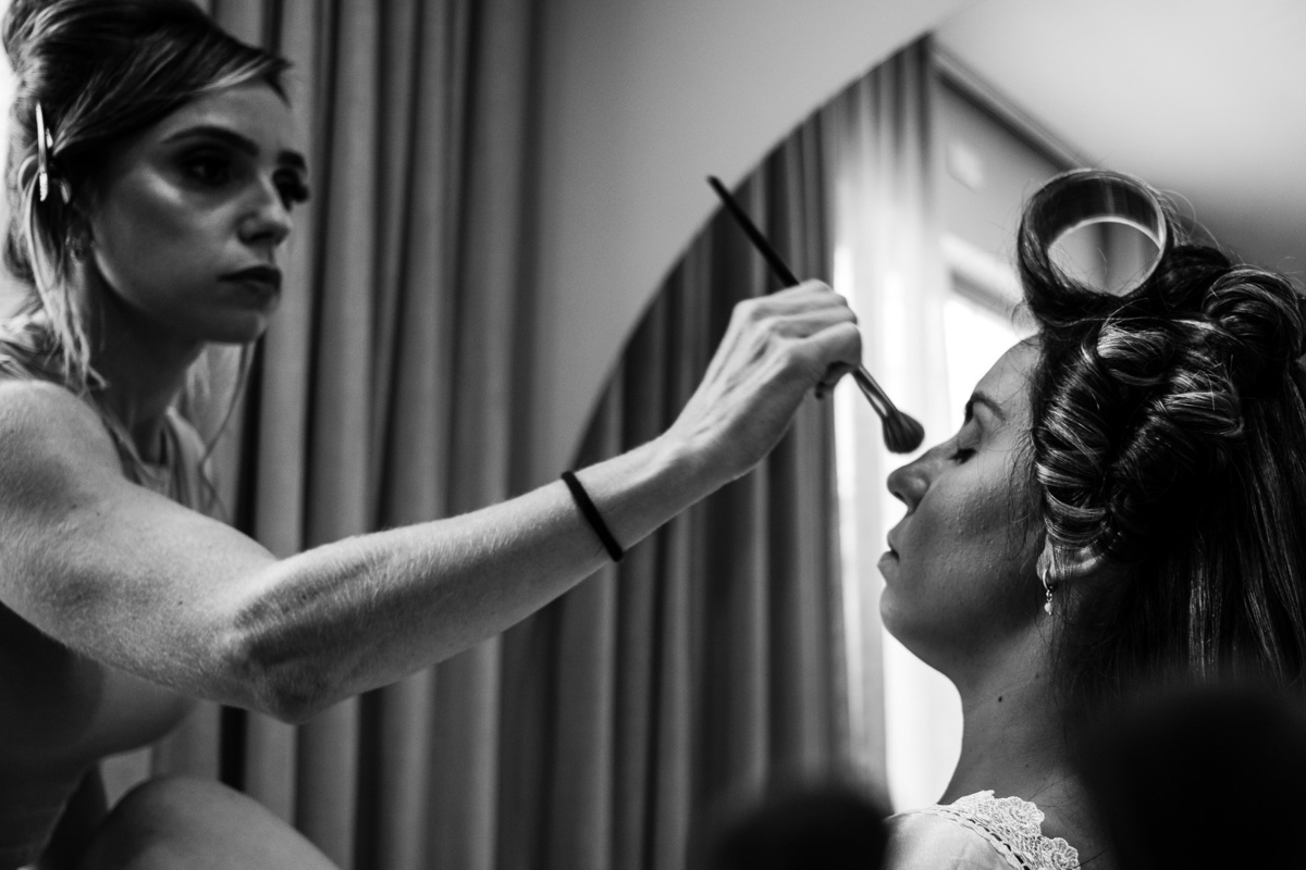 irma maquiando a noiva