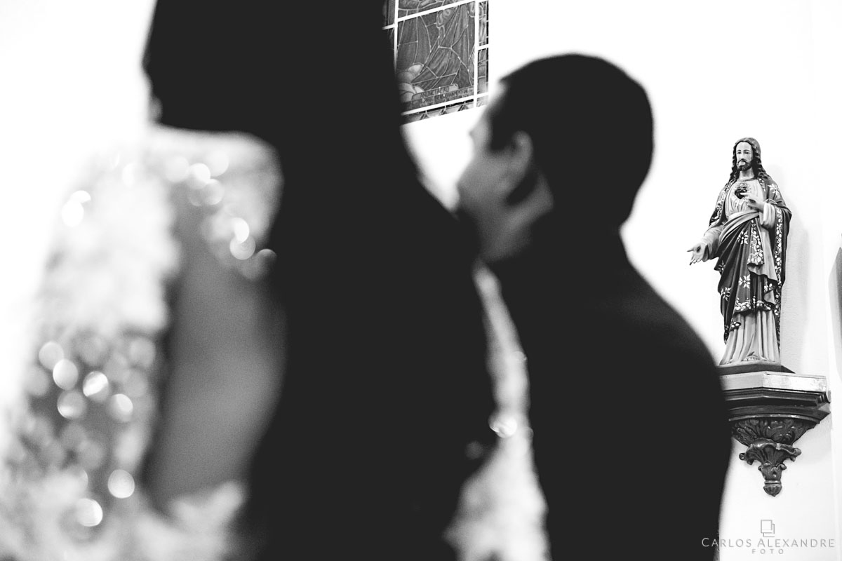 senhor Deus abençoando o casal em seu grande dia de bençãos fotografado por carlos alexandre foto fotógrafo em três corações sul de minas