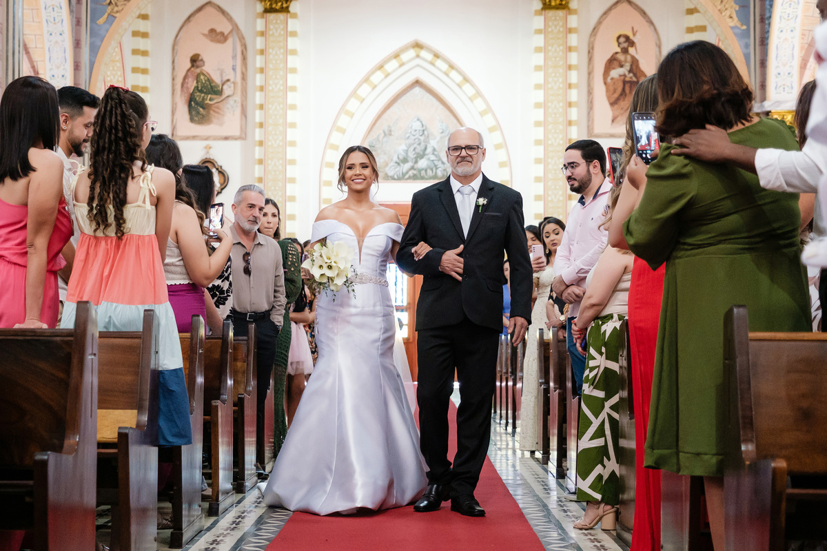 casamento em três corações Nayare e Hugo fotografo de casamentos Carlos Alexandre três corações sul de minas Cidinha reis matriz sagrada família lia noivas
